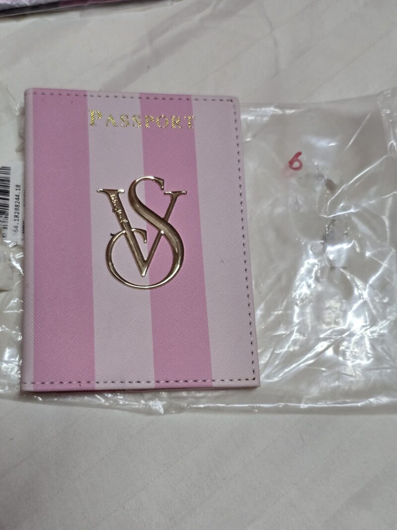 Victoria Secret Passport holder VS9