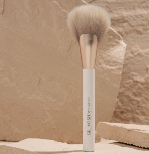 GloWish Airbrush Finish Skin Tint Brush