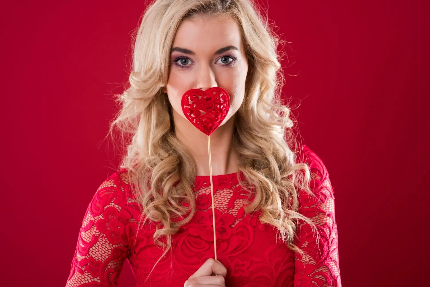 Valentine's Day Beauty Romantic Makeup Looks to Impress