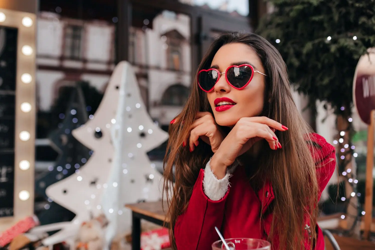 Party-Perfect Glam Makeup Looks for December Celebrations